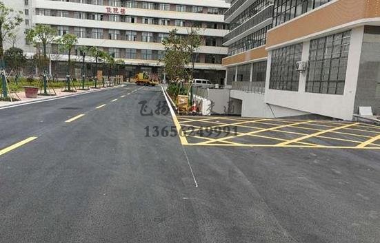 蘇州廣場道路交通設(shè)施標(biāo)志和道路劃線多少錢?