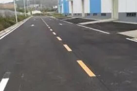 合肥廠區道路劃線要求，從安全性、美觀性、環保性三個方面考慮？