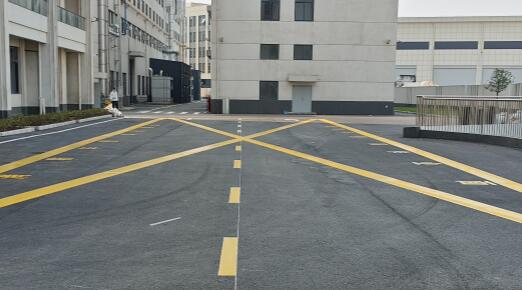 蘇州專業(yè)廠區(qū)劃線施工，筑牢安全根基，賦能企業(yè)騰飛