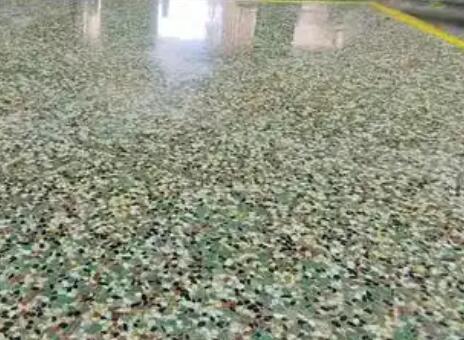 找靠譜無機(jī)彩石地坪設(shè)計(jì)？專業(yè)團(tuán)隊(duì)為您定制理想方案